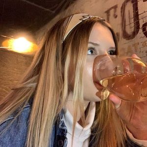 Meet your Posher, Joy